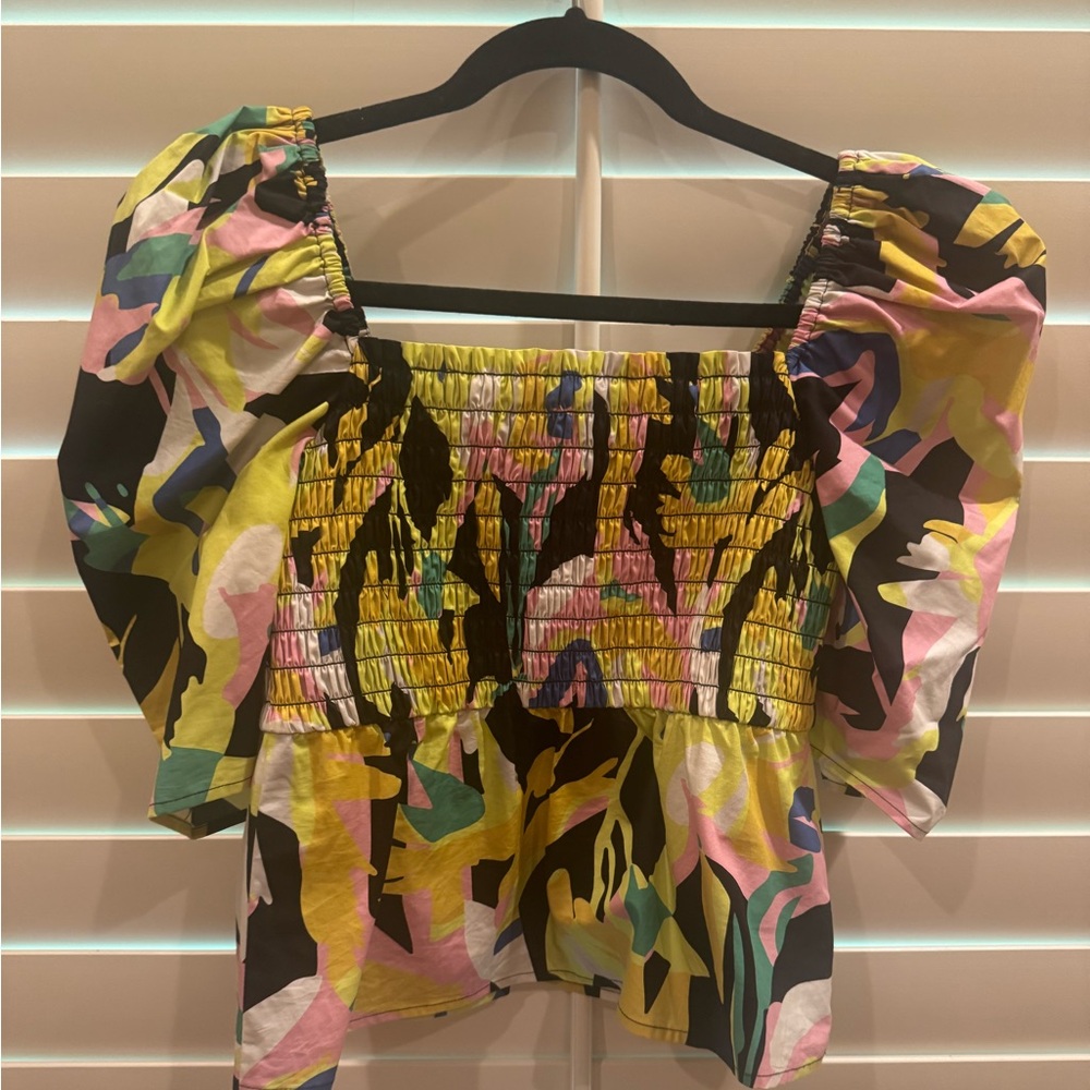 CROSBY Floral Smocked top. Size XS.